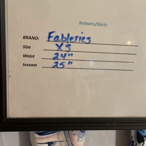 Fabletics workout leggings - Picture 4 of 5